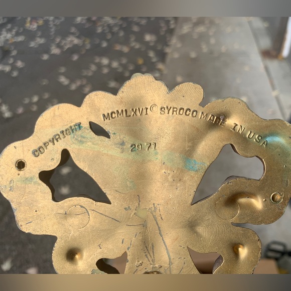 1966 Mid Century Vintage SYROCO Gold Tone Decorative Wall Hanging - Picture 12 of 12